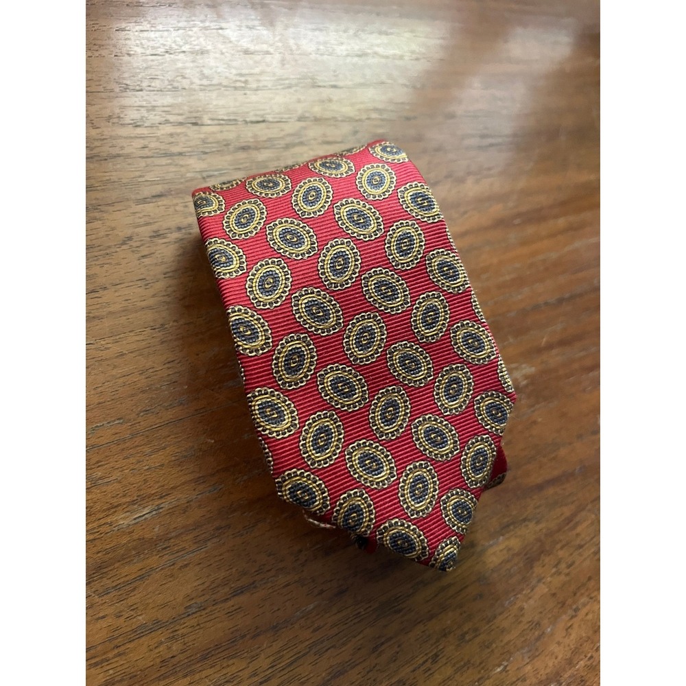 Brooks Brothers Makers Red Medallion Silk Tie Mens Geometric Pattern USA Made